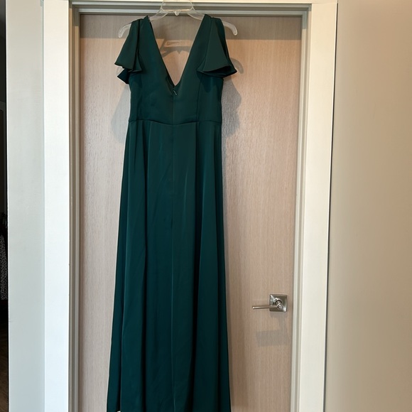 Azazie emerald green maxi dress. Size A10. Official color name is PINE - Picture 6 of 13